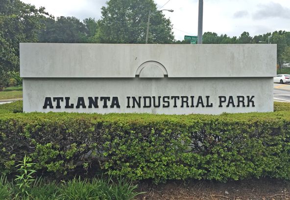 Atlanta West Business Center | 2,383 - 31,640 SF: 3201 Atlanta Industrial Pkwy NW, Atlanta, GA 30331